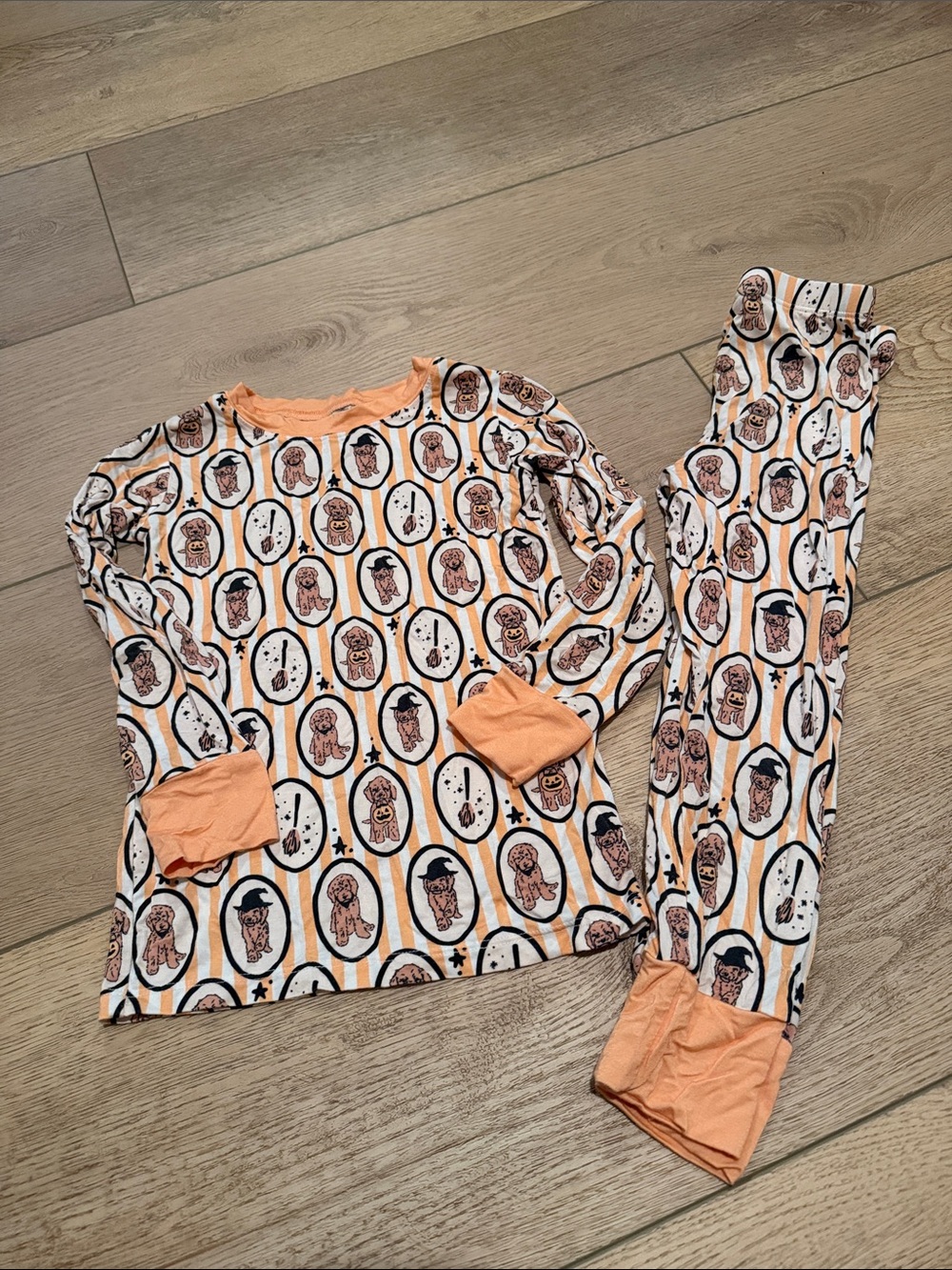 Kids Orange & White Dog Print Pajama Set. No flaws